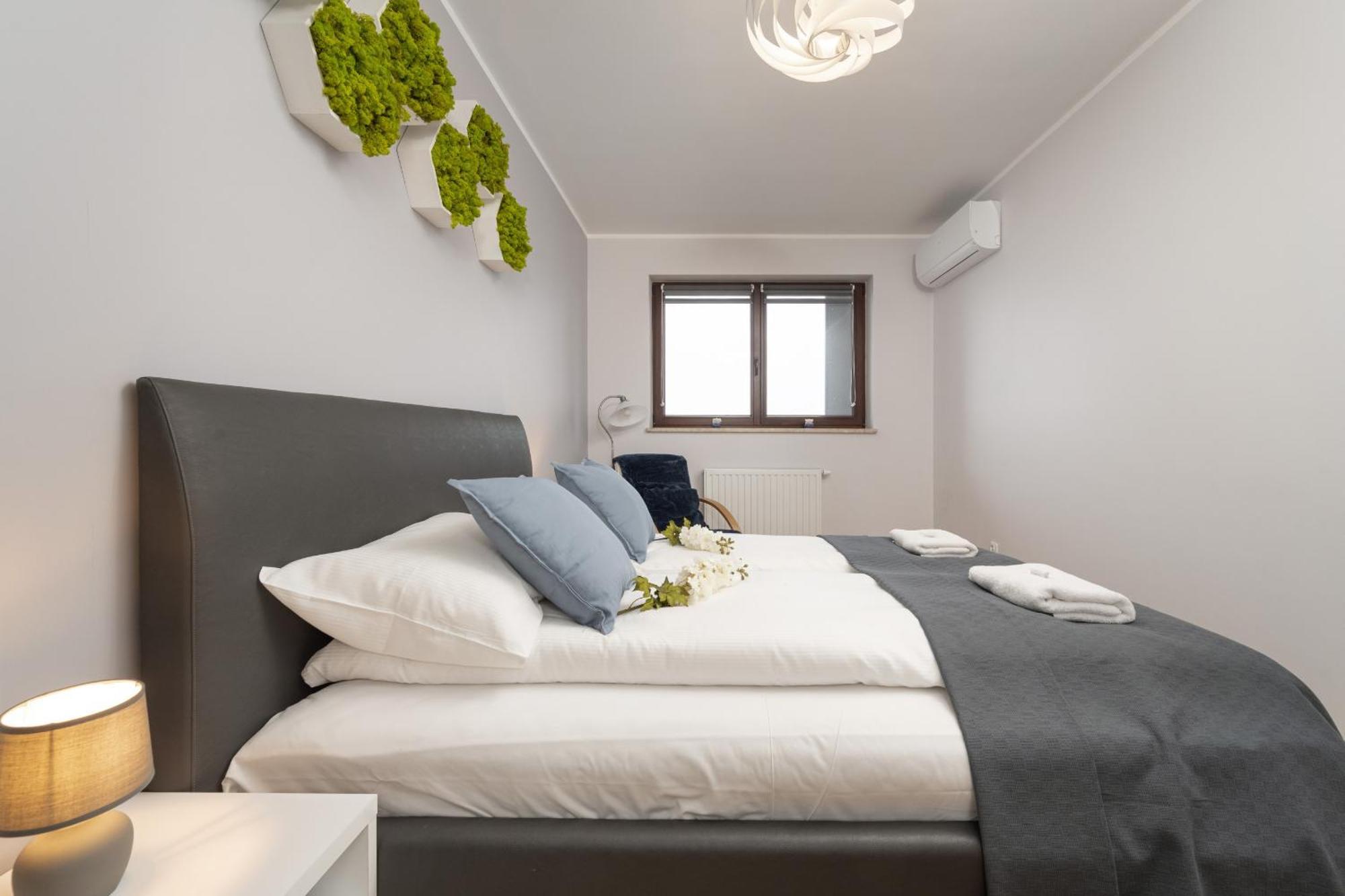 Comfortable Apartment Krakowska Wroclaw With Free Parking By Noclegi Renters Exterior photo