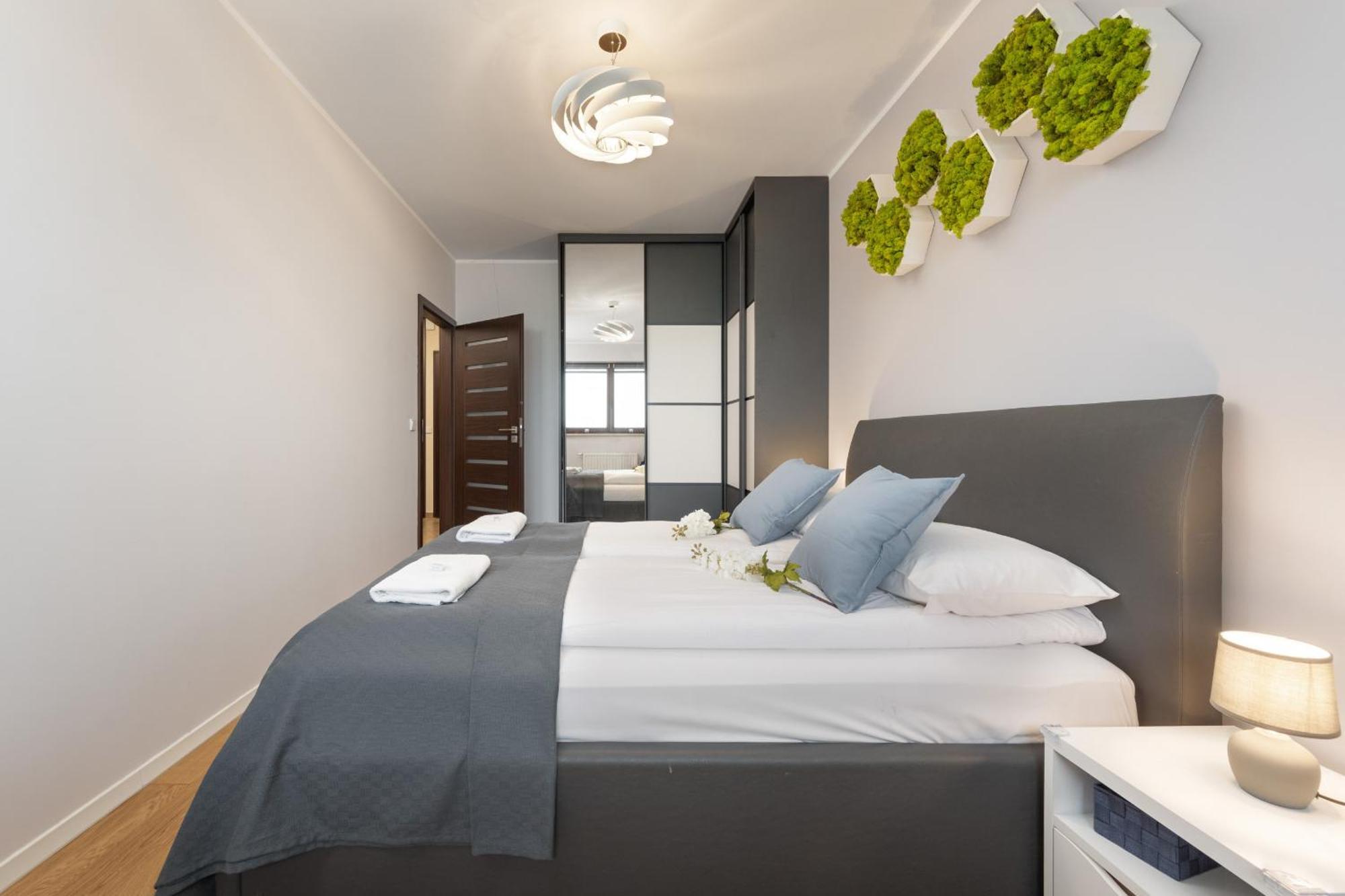 Comfortable Apartment Krakowska Wroclaw With Free Parking By Noclegi Renters Exterior photo