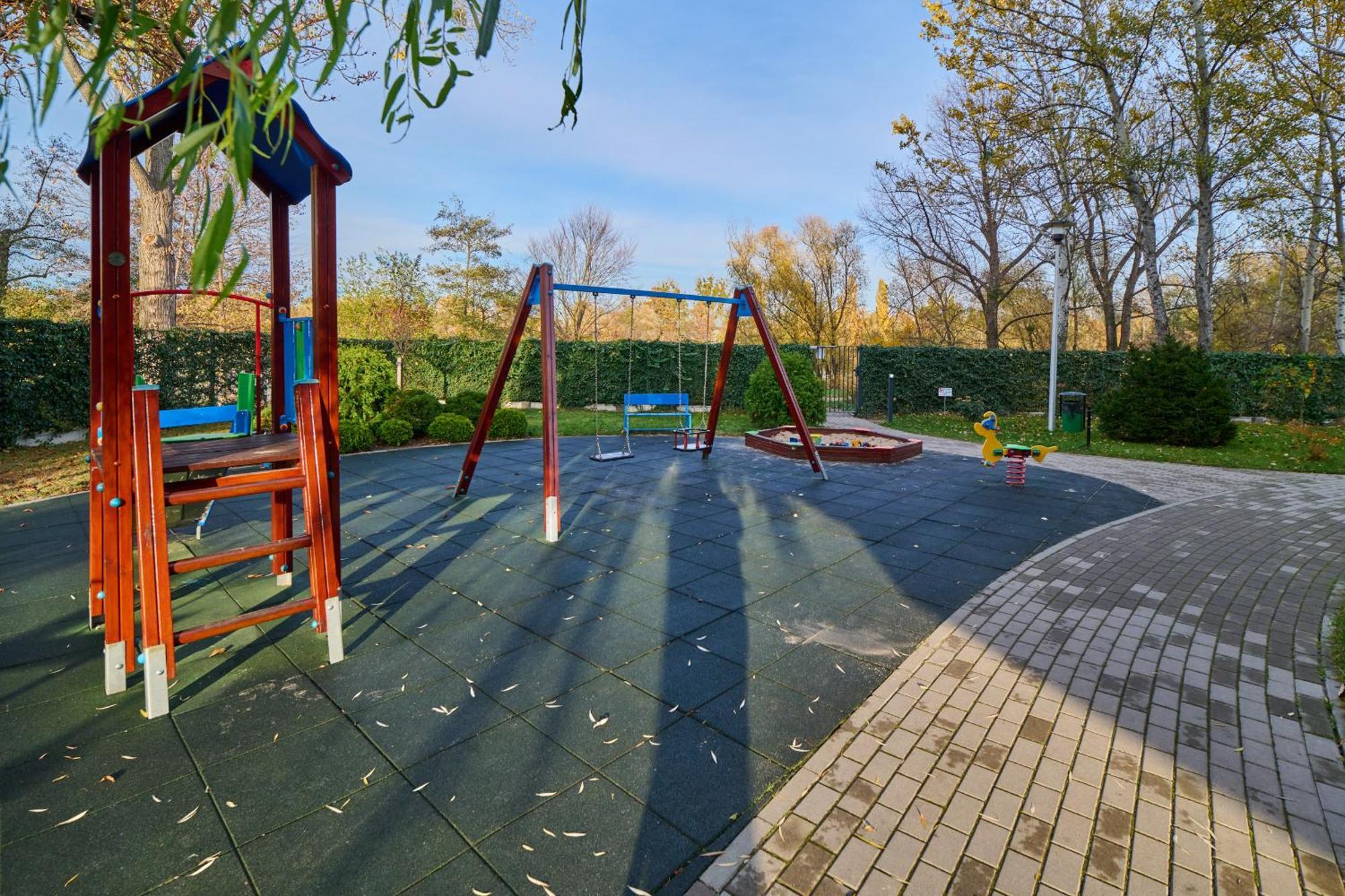 Comfortable Apartment Krakowska Wroclaw With Free Parking By Noclegi Renters Exterior photo
